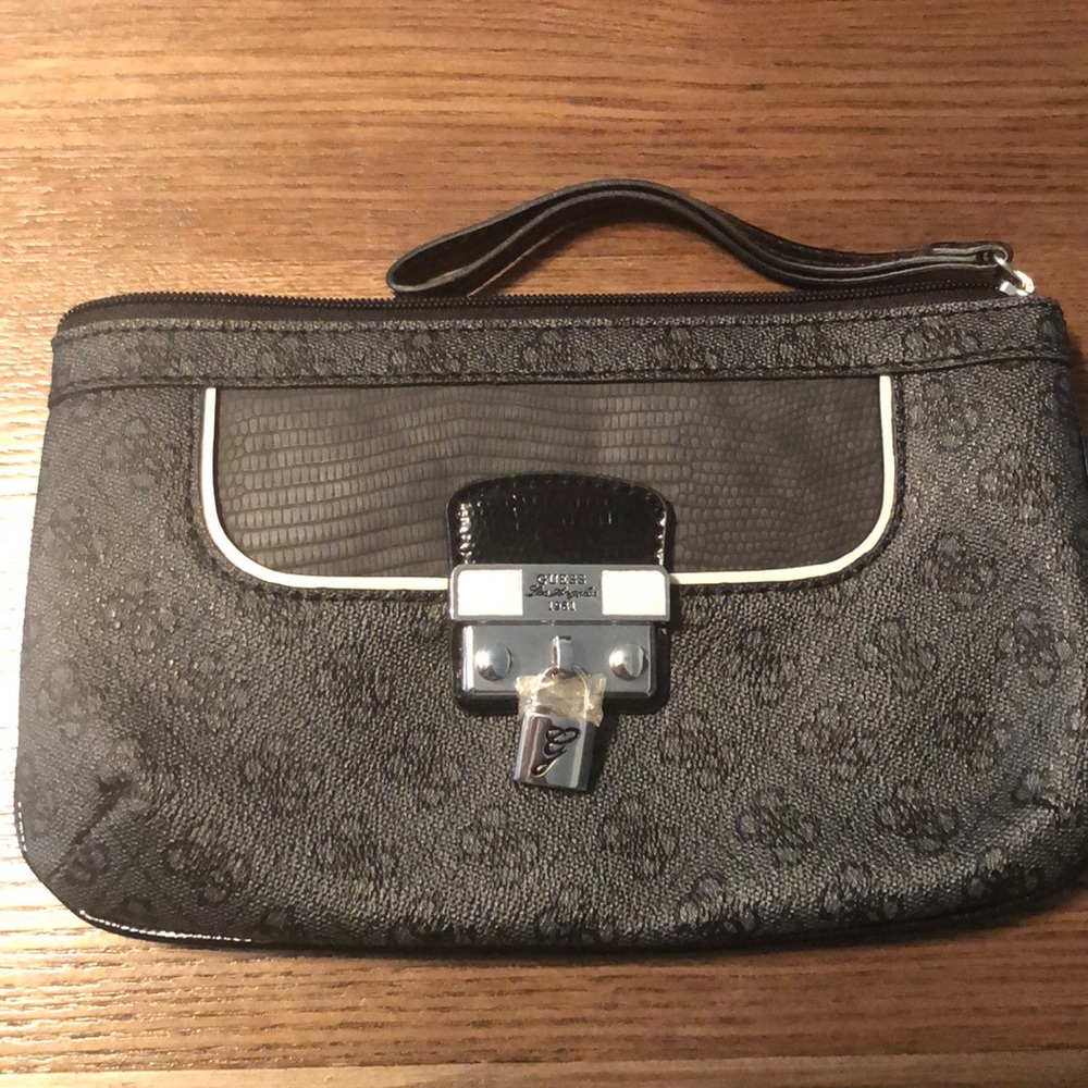 Guess wristlet/clutch